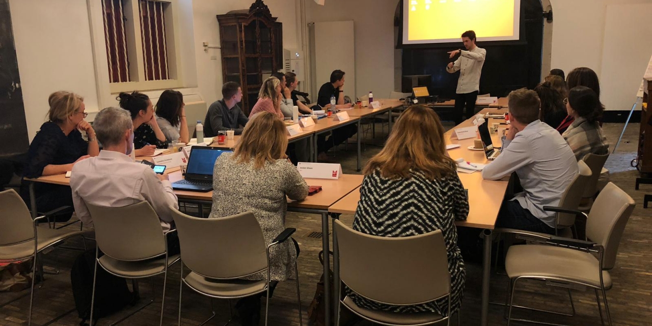 Masterclass Digitale Marketing & Communicatie – Medewerkers als merkambassadeurs poster